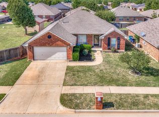 10929 NW 37th St, Yukon, OK 73099