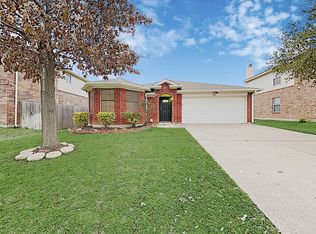 728 Eagle Dr, Saginaw, TX 76131