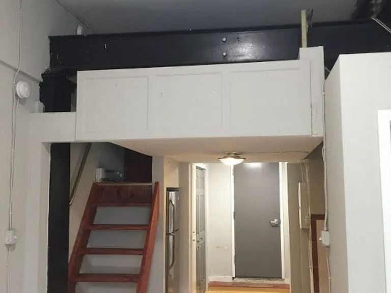 Bainbridge Lofts — Photo 15