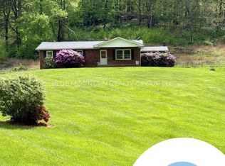 32 Partridge Pl, Canton, NC 28716