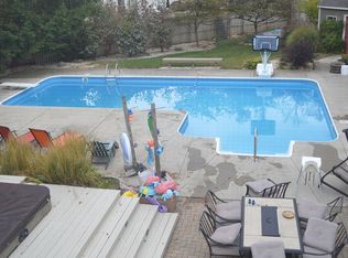 2667 Hoover Crossing Ct, Grove City, OH 43123