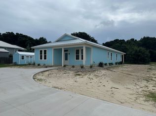 131 Fir St, Cedar Pt, NC 28584