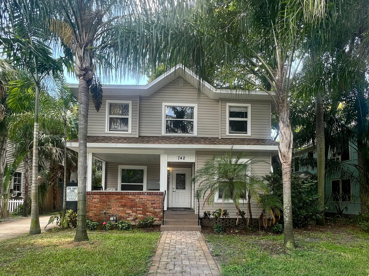 1 bed, 725 sqft, $1,689 — Photo 1