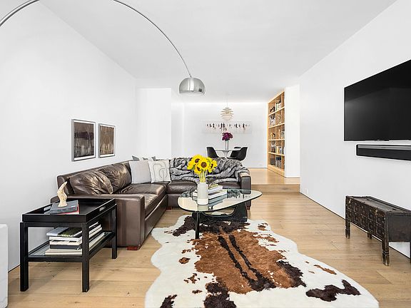 3rd image of 250 W 24th St APT 1GE