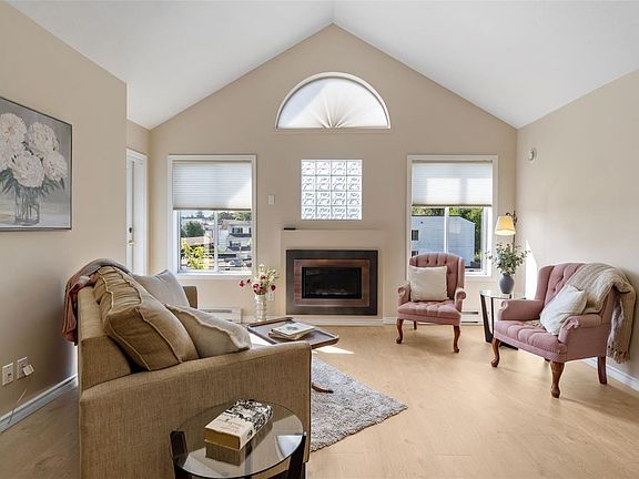 2nd image of 275 1st St #403