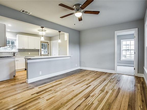 5th image of 4312 Fairfax St