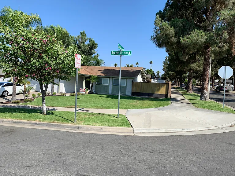 9330 Aegean Dr — Photo 24