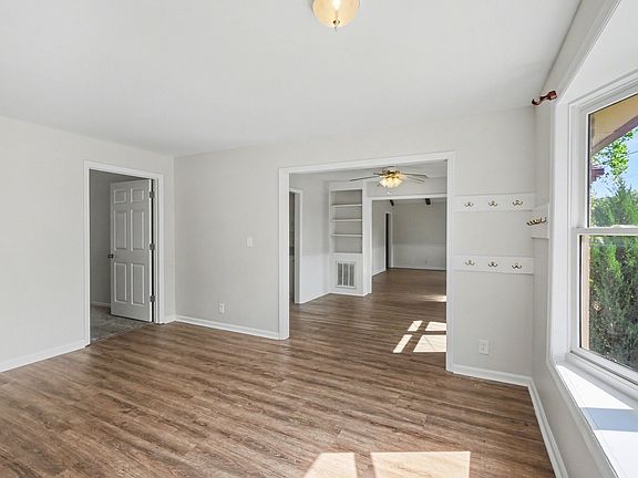 5th image of 815 Stonebrook Blvd