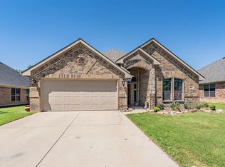 3905 Hunter Peak Rd, Fort Worth, TX 76103