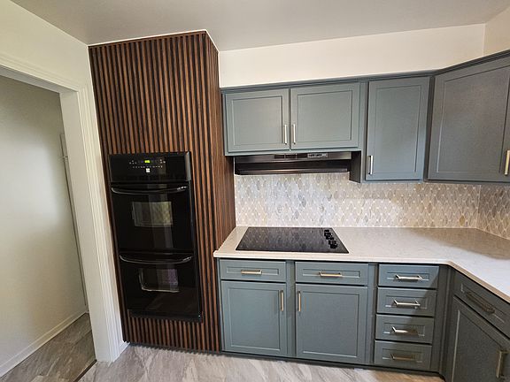 5th image of 1810 Nocturne Ave NE