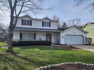 53 Knutson Dr, Madison, WI 53704