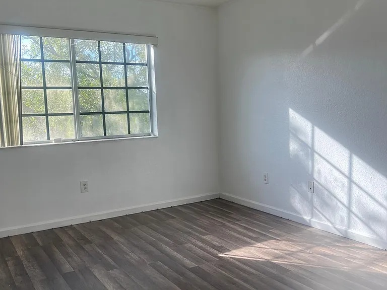 969 Abaco Ln — Photo 6