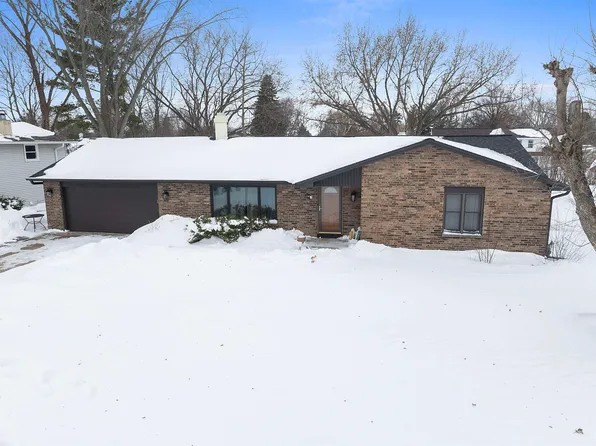 359 Van Caster Dr, Green Bay, WI 54311