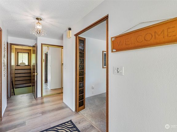 4th image of 10606 Wauna Street SW