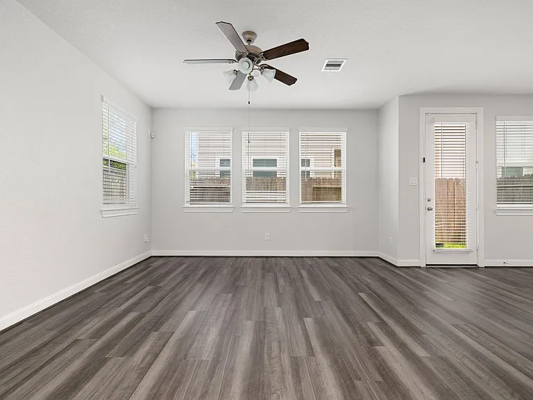 9914 Brickhouse Dr — Photo 14