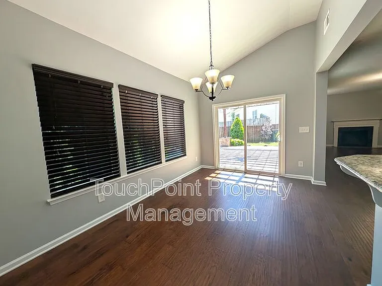209 Weavers Glenn Pl — Photo 15
