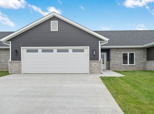 170 Mulberry Dr SE, Cascade, IA 52033