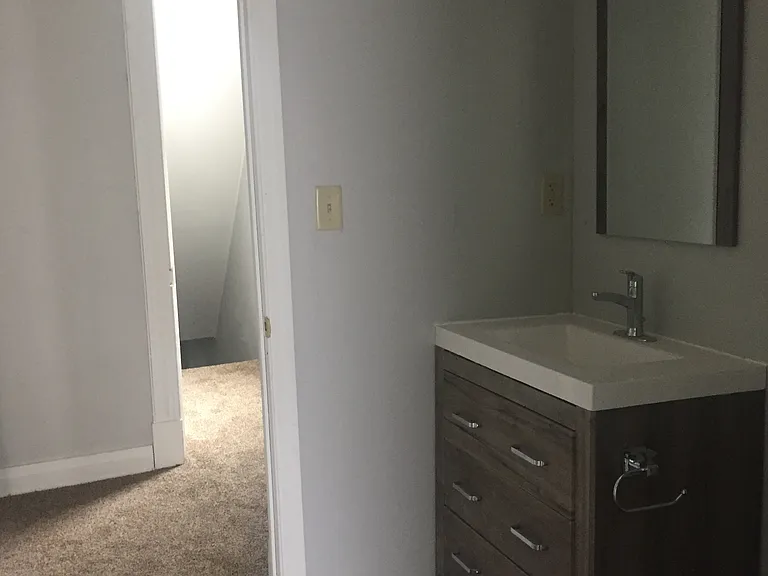 211 Sterling St — Photo 8