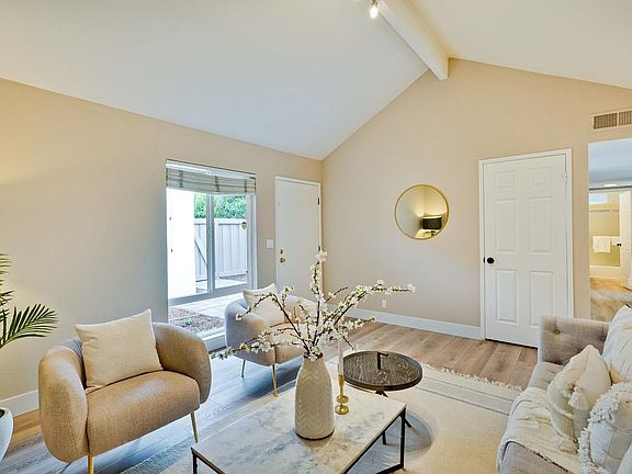 5th image of 8147 Park Villa Cir
