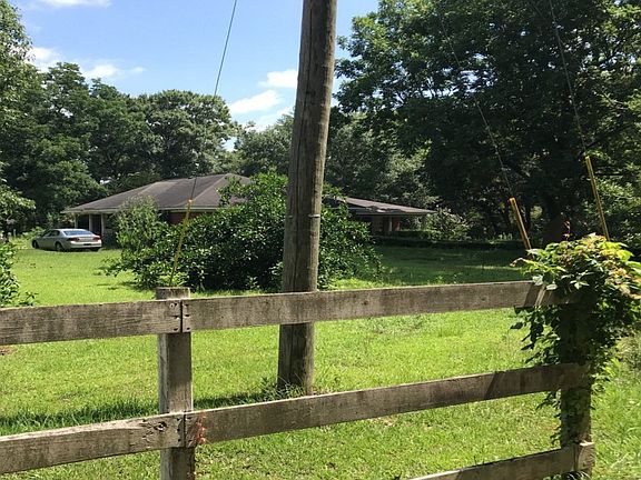 3rd image of 11230 Linda Ln
