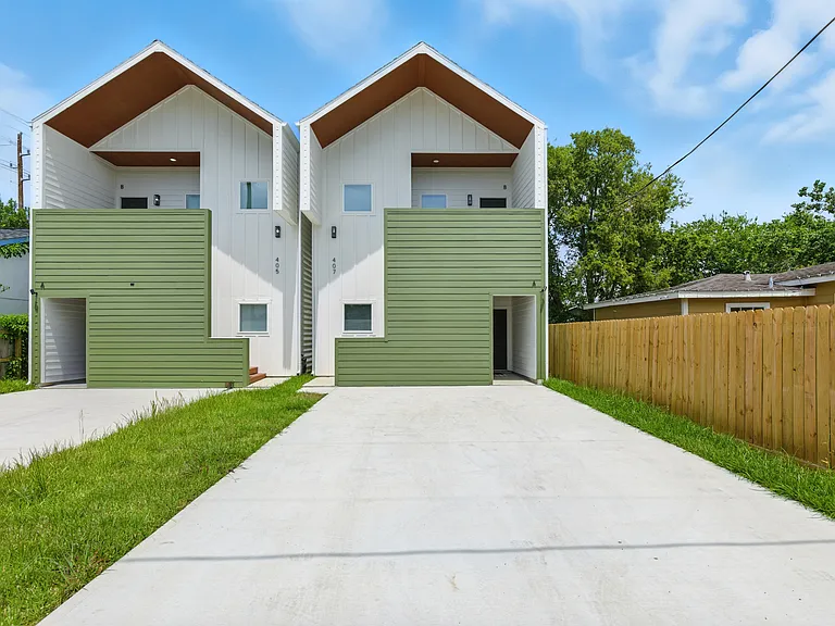 407 Clearwater St #A — Photo 3