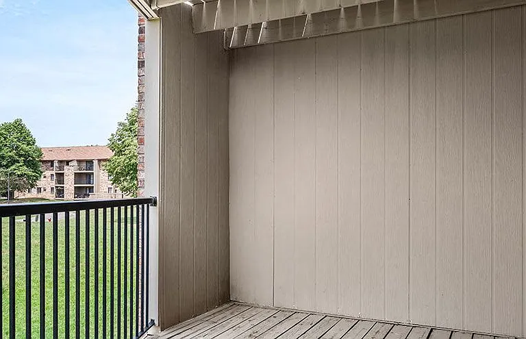 The Woods of Burnsville Apartments — Photo 19