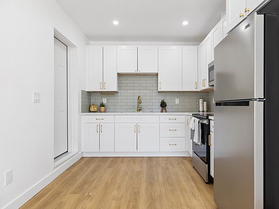 5th image of 742 Jefferson Ave #3
