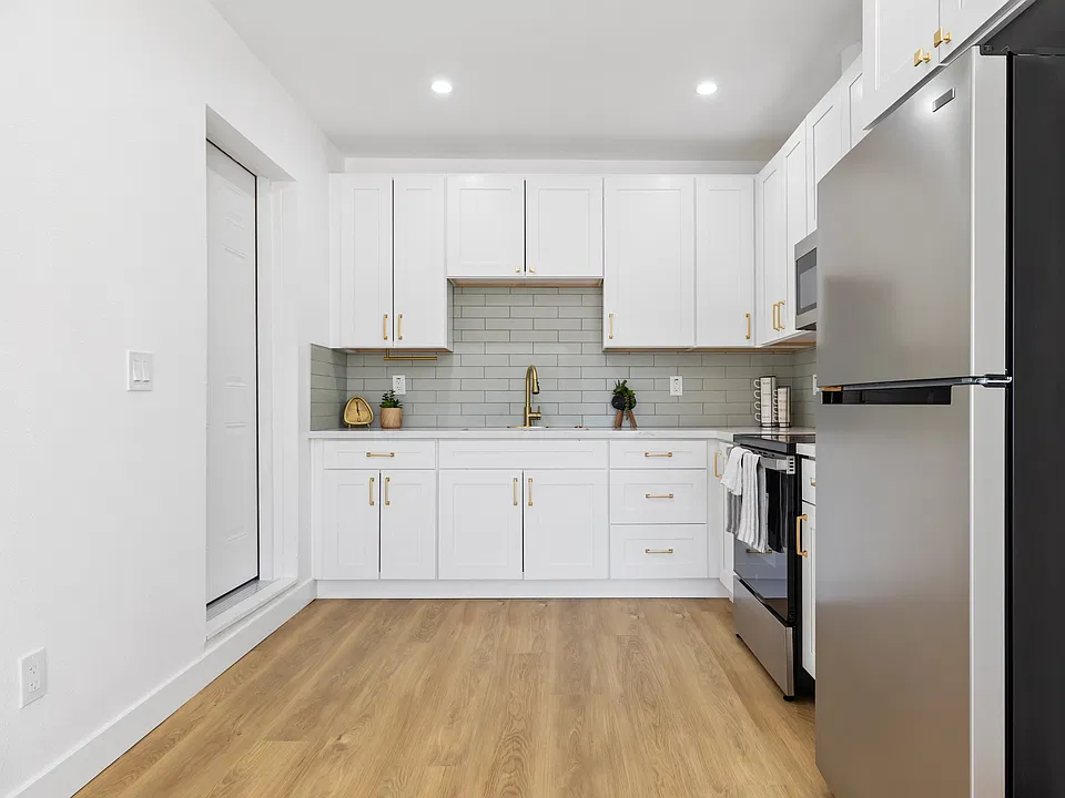 717 Jefferson Ave #3