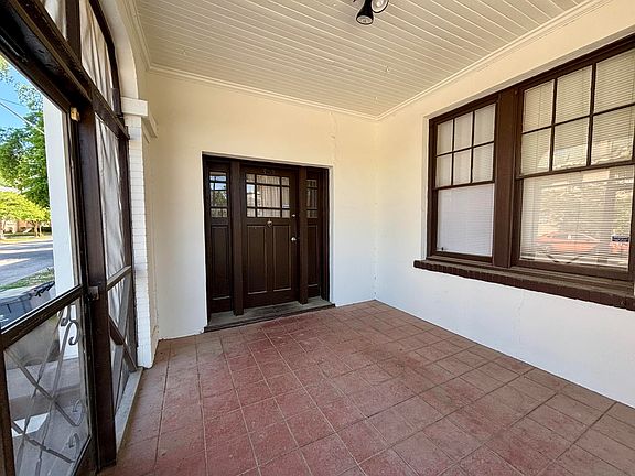 2nd image of 320 3rd St