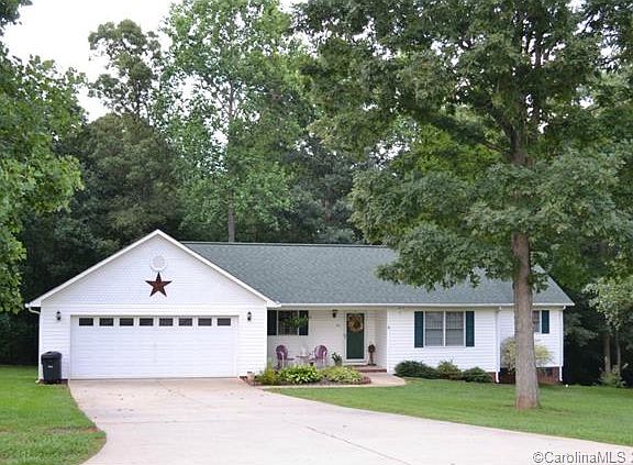 2nd image of 3927 Stoney Creek Dr