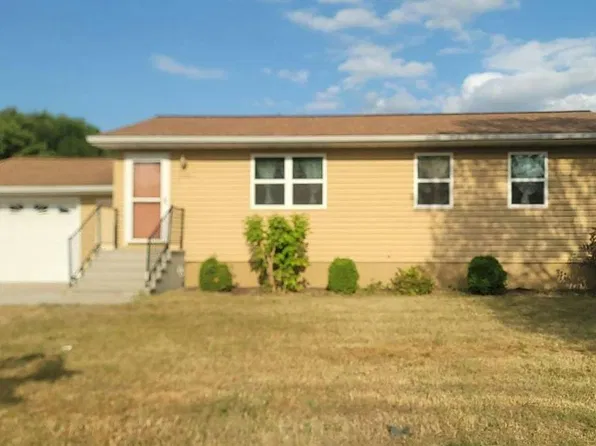 820 Lowell St, Crookston, MN 56716