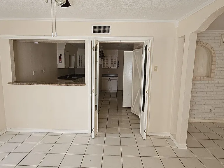 219 E Cherry Ln — Photo 21