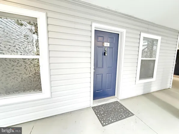 3179 Summit Square Dr Unit 2-B5, Oakton, VA 22124