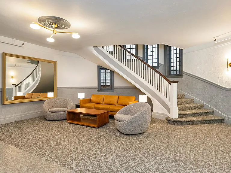 The New Carroll Apartments — Photo 12