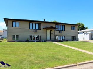 1806 5th St SE #C, Minot, ND 58701