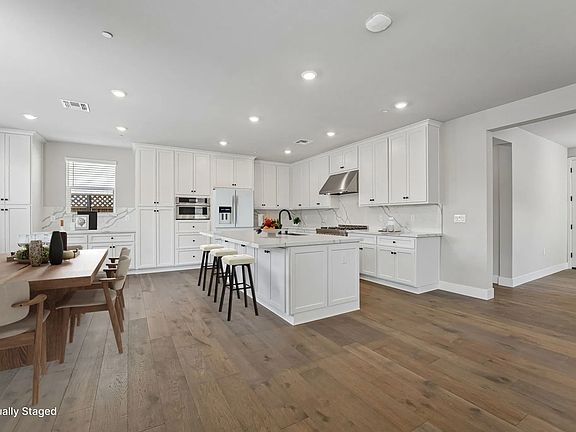 Abigail Place Homesite 13 Kitchen Virtually Staged