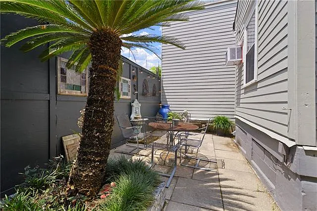 2020 Dauphine St — Photo 23