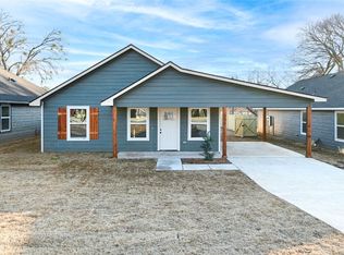 616 W Coffin St, Denison, TX 75020