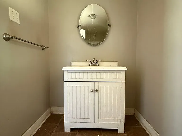 220 Woodside Dr — Photo 11