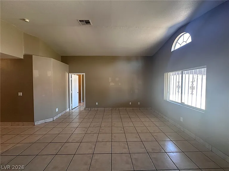 3732 Black Walnut Ave — Photo 4