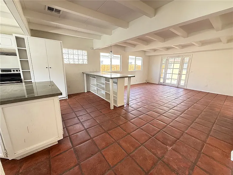 54066 Avenida Velasco — Photo 3