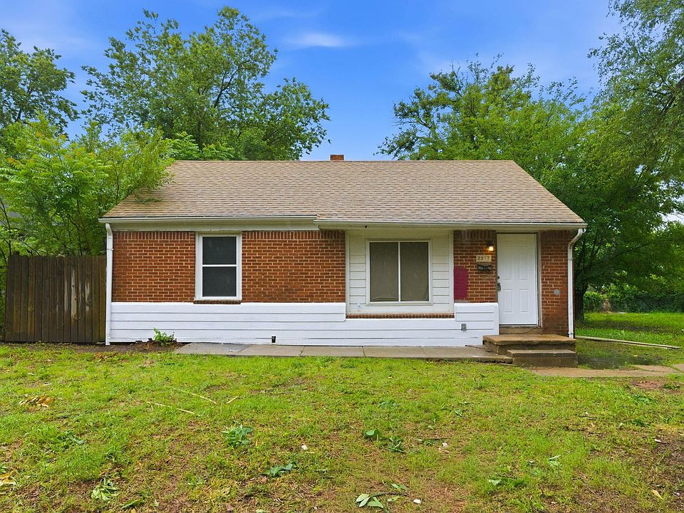 1st image of 2307 E Shadybrook Ln