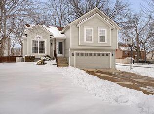 20290 W 219th Ter, Spring Hill, KS 66083