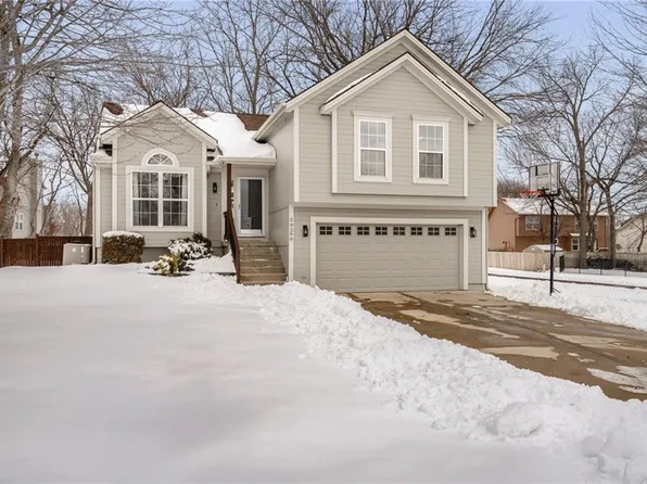 20290 W 219th Ter, Spring Hill, KS 66083