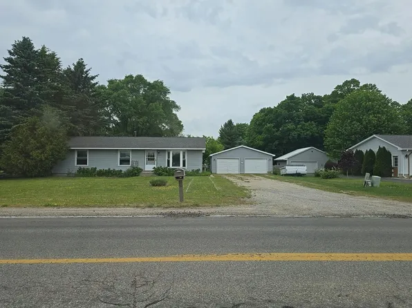 5906 Vance Rd, Grawn, MI 49637