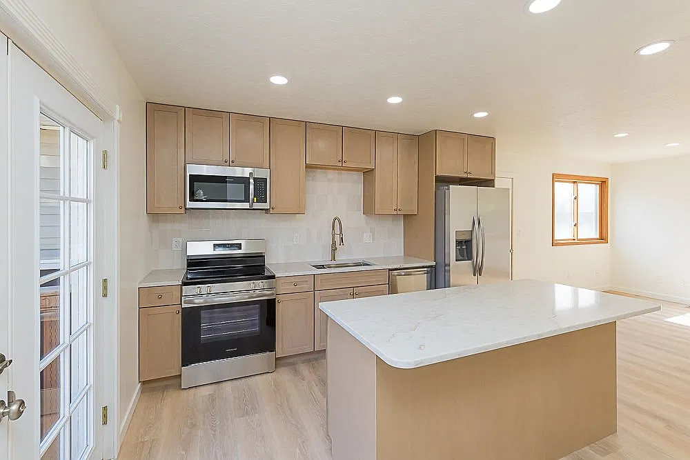 Renovated 5BR, 2.75BA Single-Family Home for Rent in Rock Springs, WY - $2200 — Photo 3