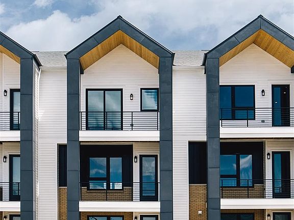 4th image of 3550 N Uinta Street #9