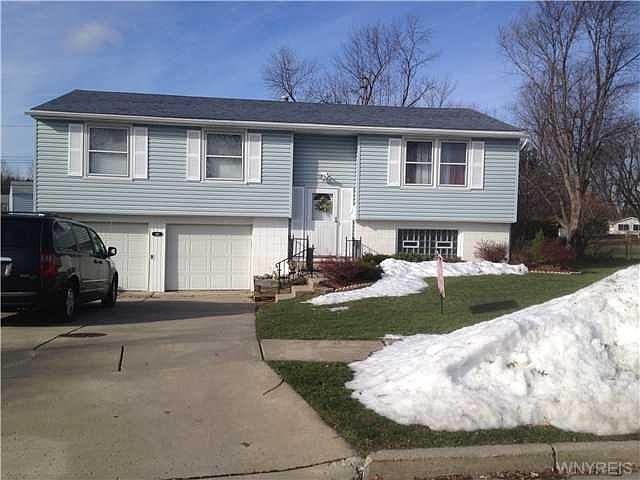 1st image of 121 Theresa Ct