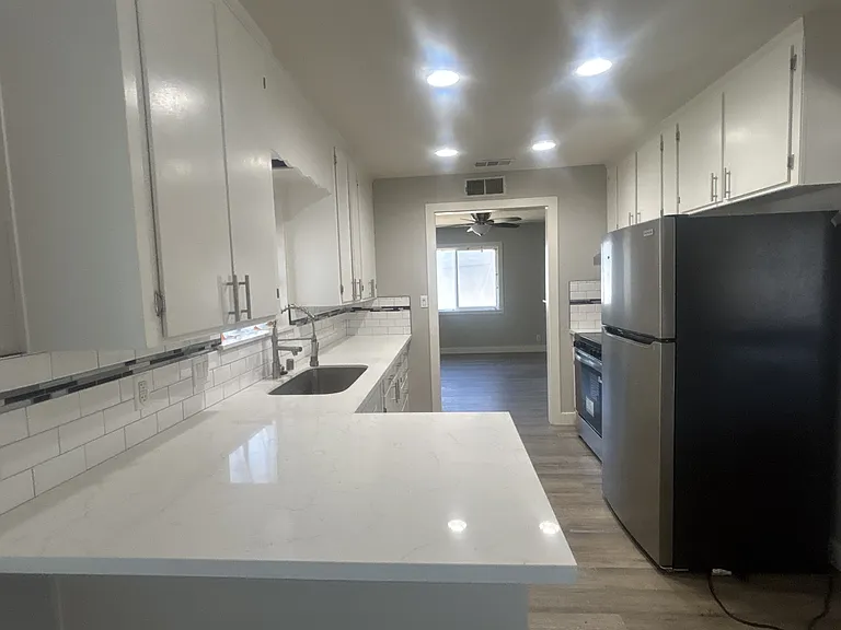 1434 W Orangeburg Ave — Photo 6