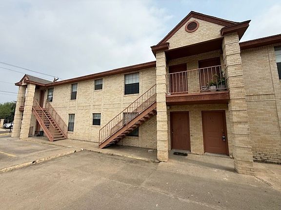 2nd image of 1502 E San Pedro St #11
